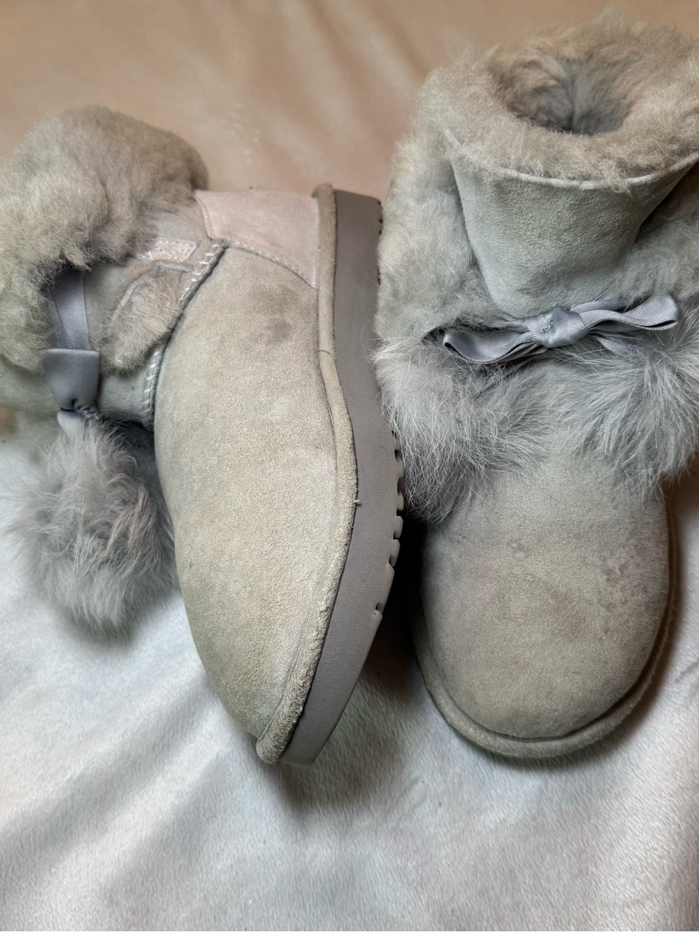 UGG Women's Gita Pom Pom Suede Boots Grey Violet Size 8 Style 1018517